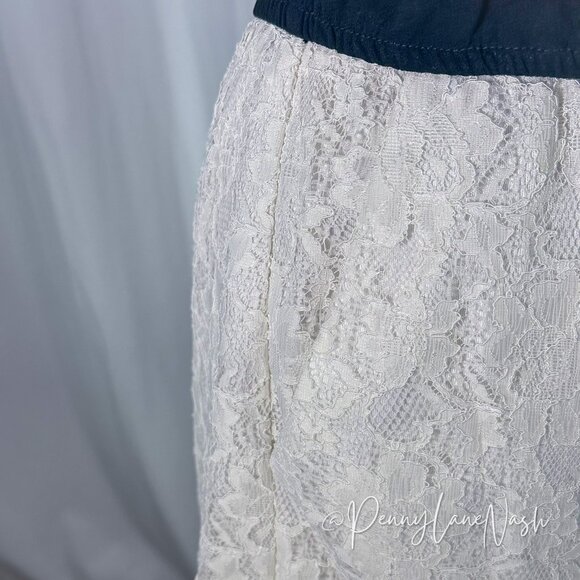 Bebe Colorblock Lace Romper Black & White - Picture 11 of 11